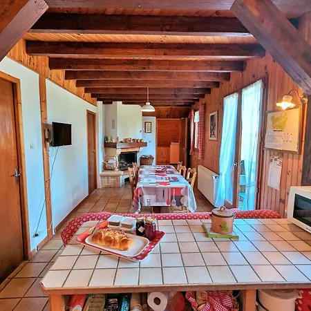 Nature, 15 Km De Gérardmer, Randonnée, Ski, Jardin, Terrasse, Bbq, équipements Bébé Inclus - Fr-1-589-64 Champdray